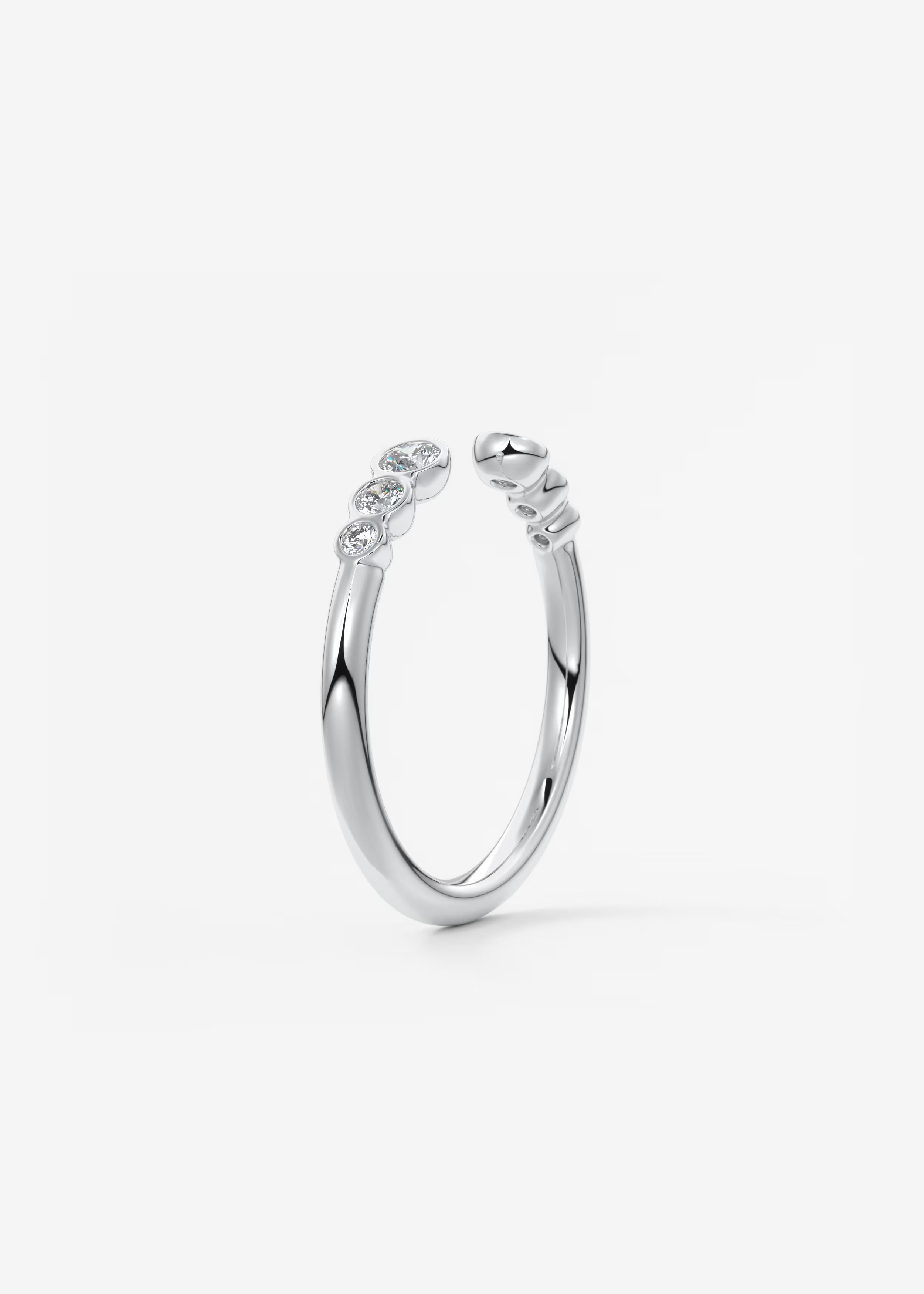 Gold Open Band with Graduated Round Lab‑Grown Diamonds