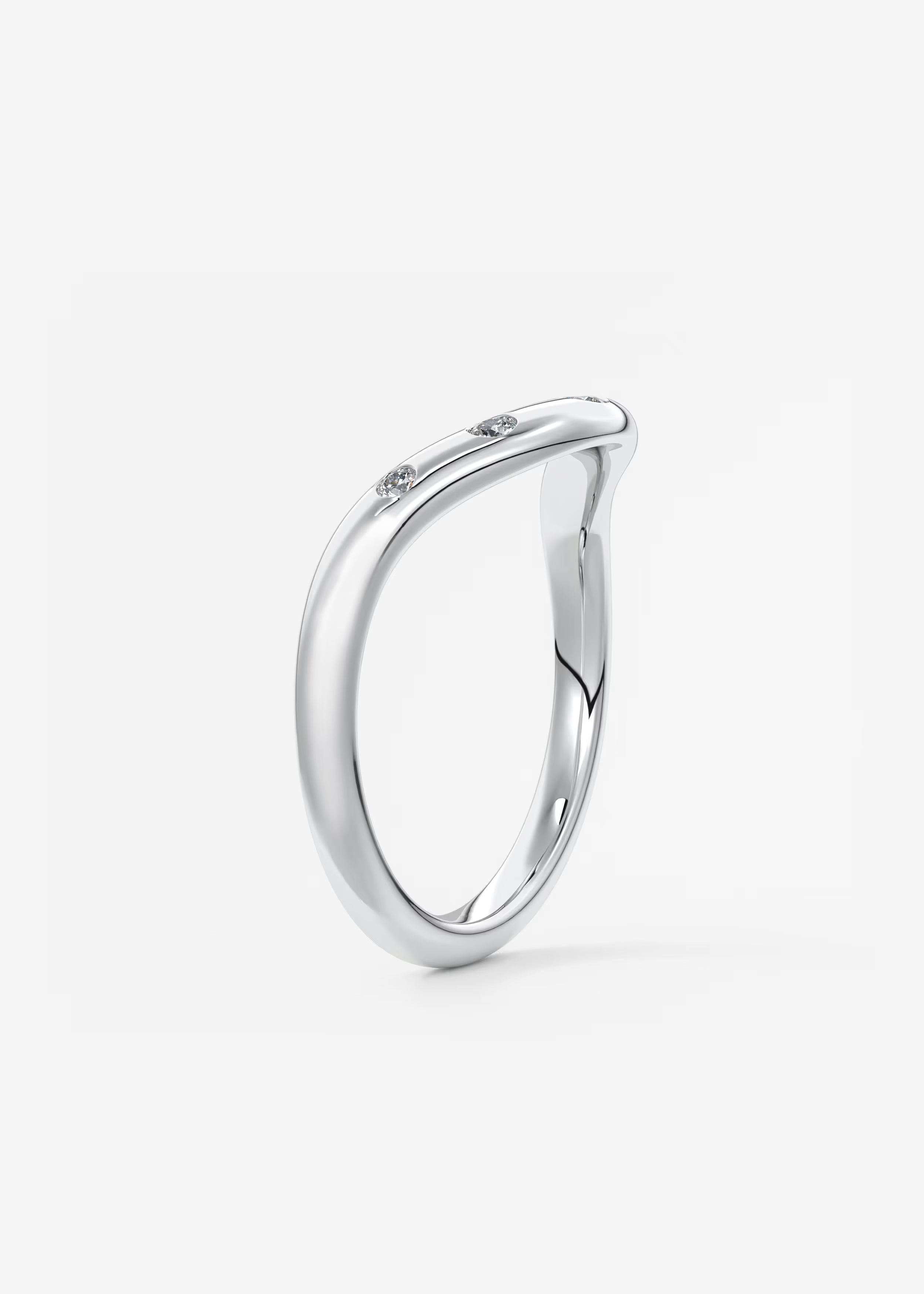 Gold Wave‑Shaped Band with Graduated Round Lab‑Grown Diamonds